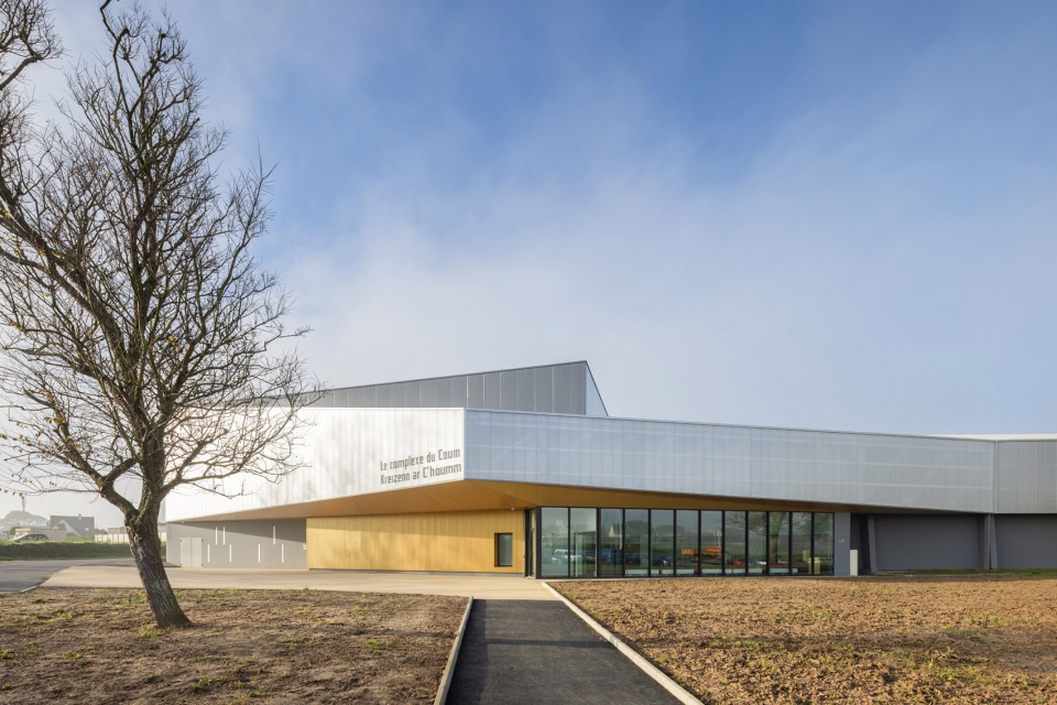 Renovation and extension of the Coum sports complex by ENO Architectes