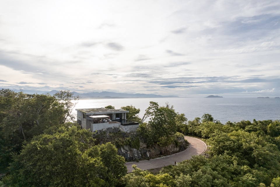 CASA MATEO by Zozaya Arquitectos