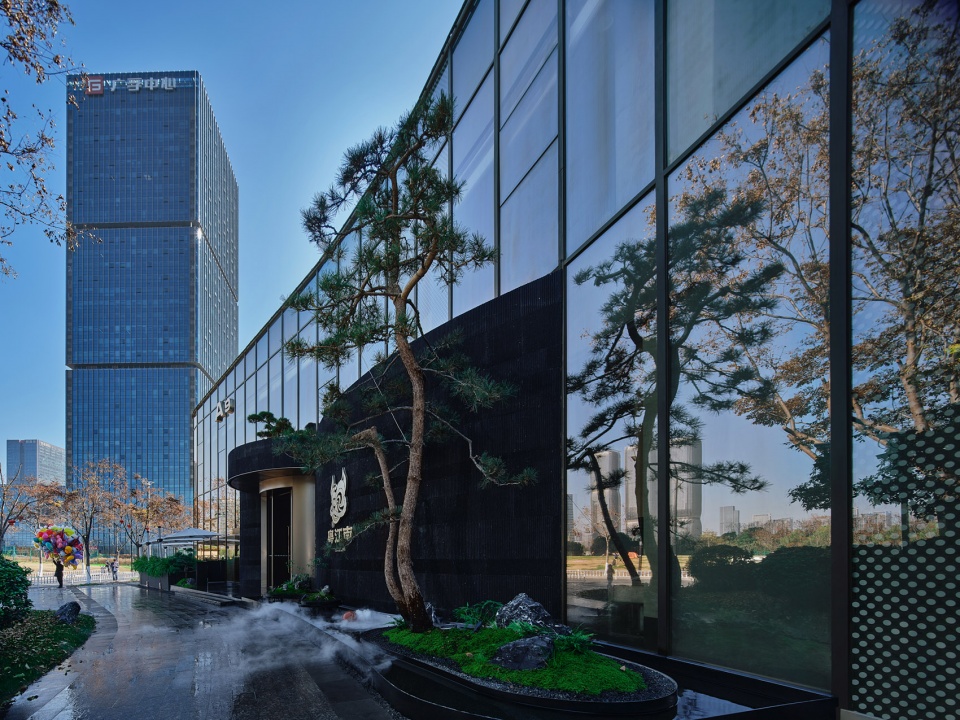 Yuejiangnan China by Hangzhou Wuxing Youxing Design