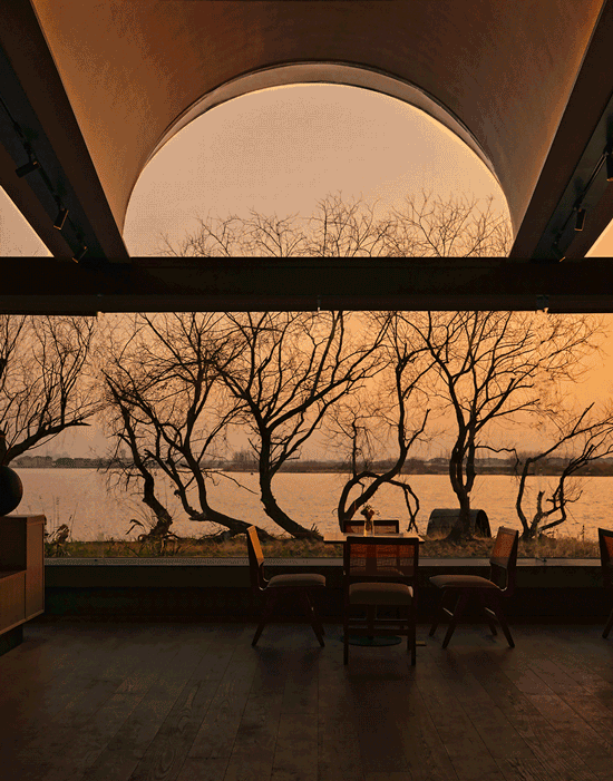 boatyard hotel by wj studio