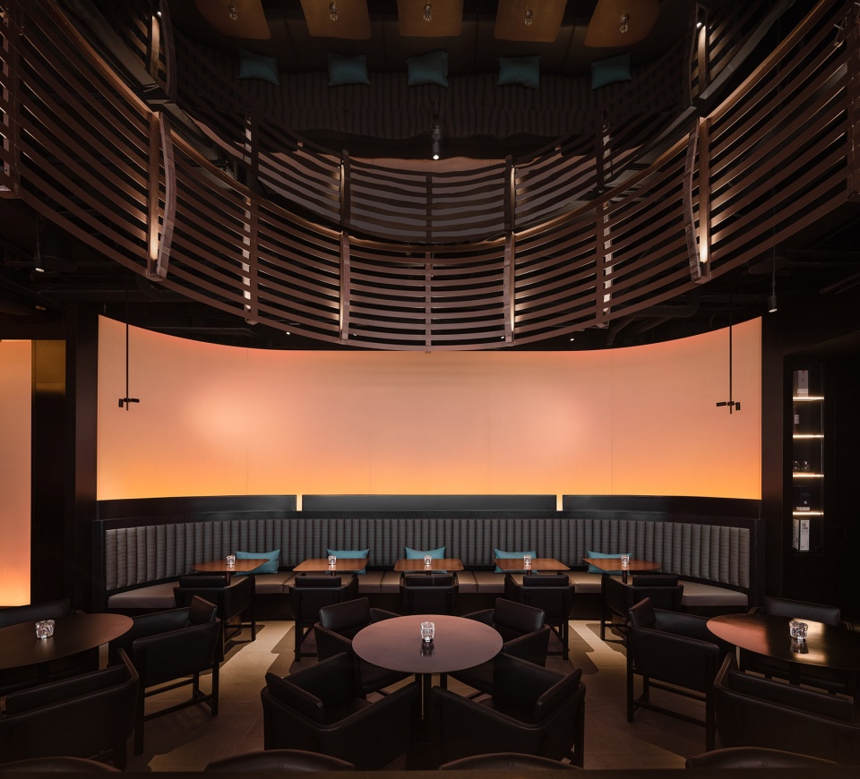 崃州威士忌酒吧 RooMoo Design Studio