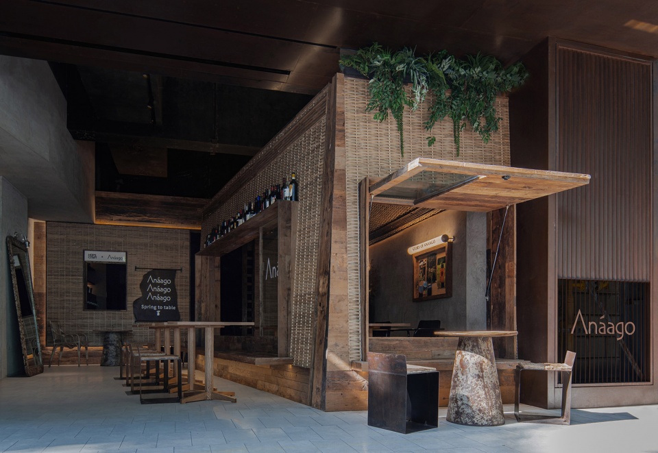 Anaago Bistro China by VARI Design