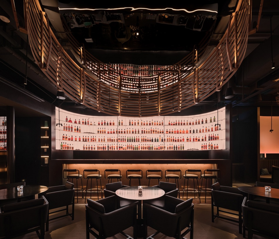 崃州威士忌酒吧 RooMoo Design Studio