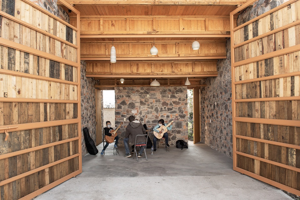 Kithara Music Public Kiosk by TO Arquitectura