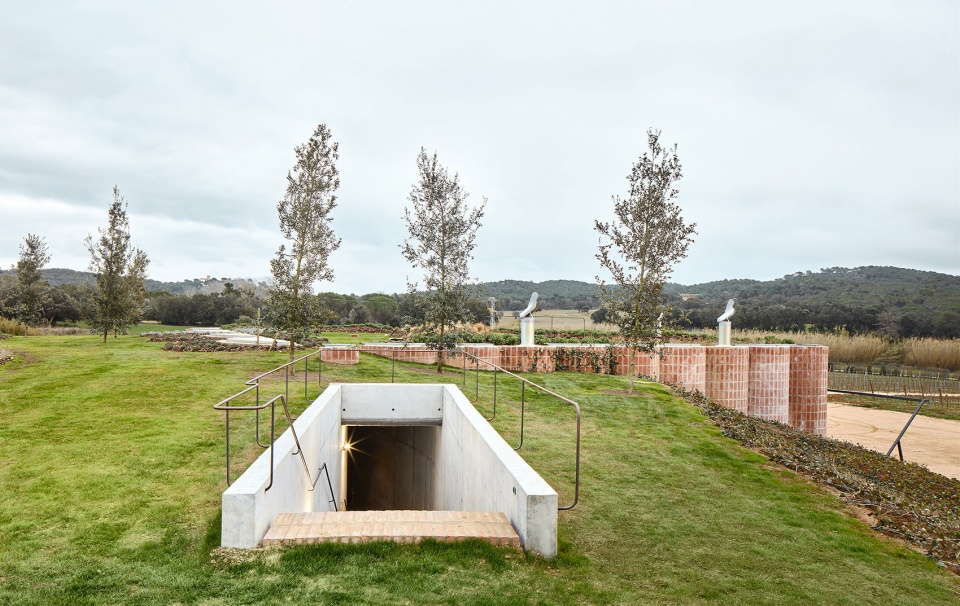 Mont Ras Winery by Jorge Vidal Studio