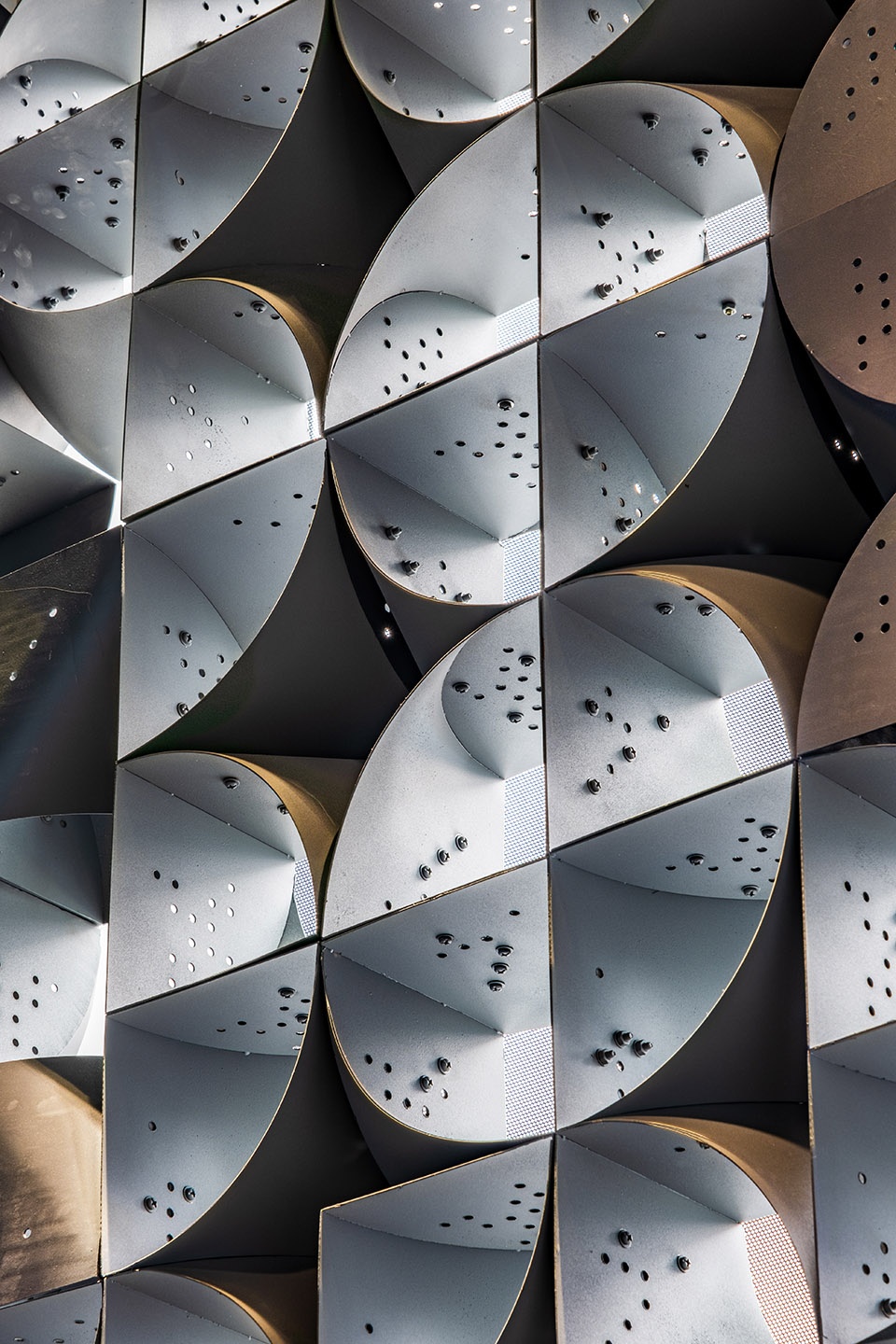 dense city and drawing an architectural caterpillar with frp by benyuan design research center