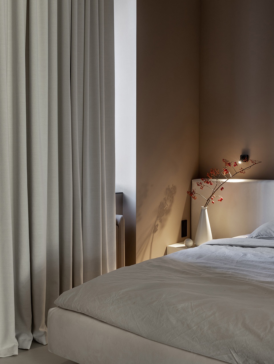 BEIGE APARTMENT by ZROBIM architects
