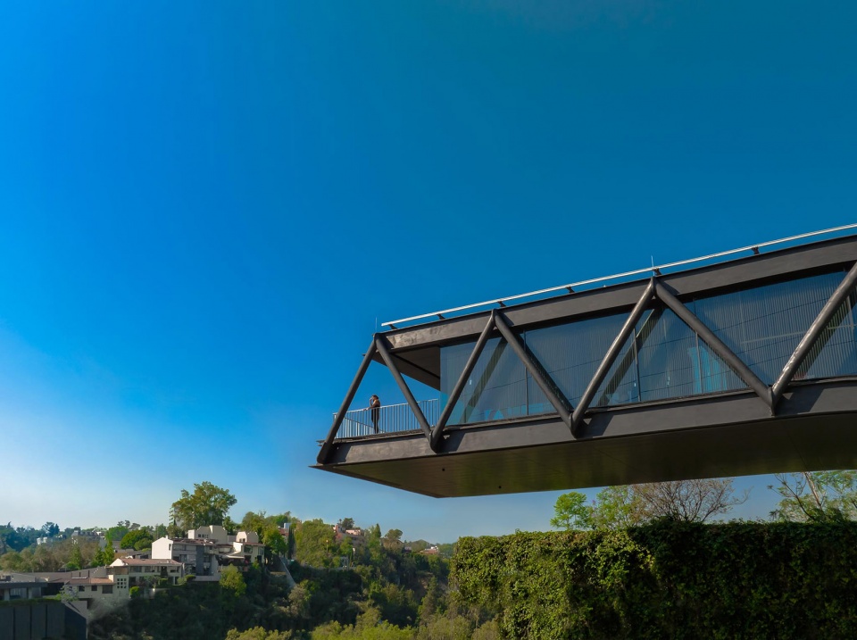 CH73 House by LBR A