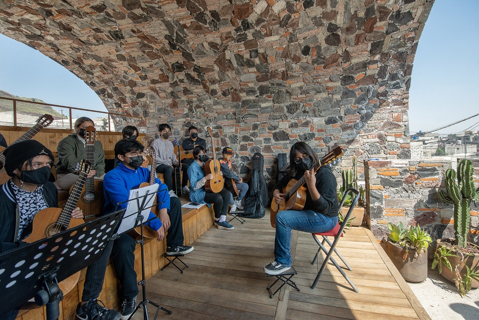 Kithara Music Public Kiosk by TO Arquitectura