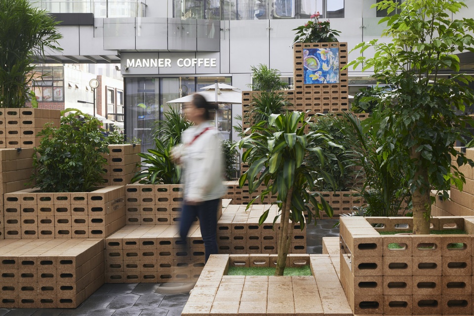 Alp of Spring China by Use Design