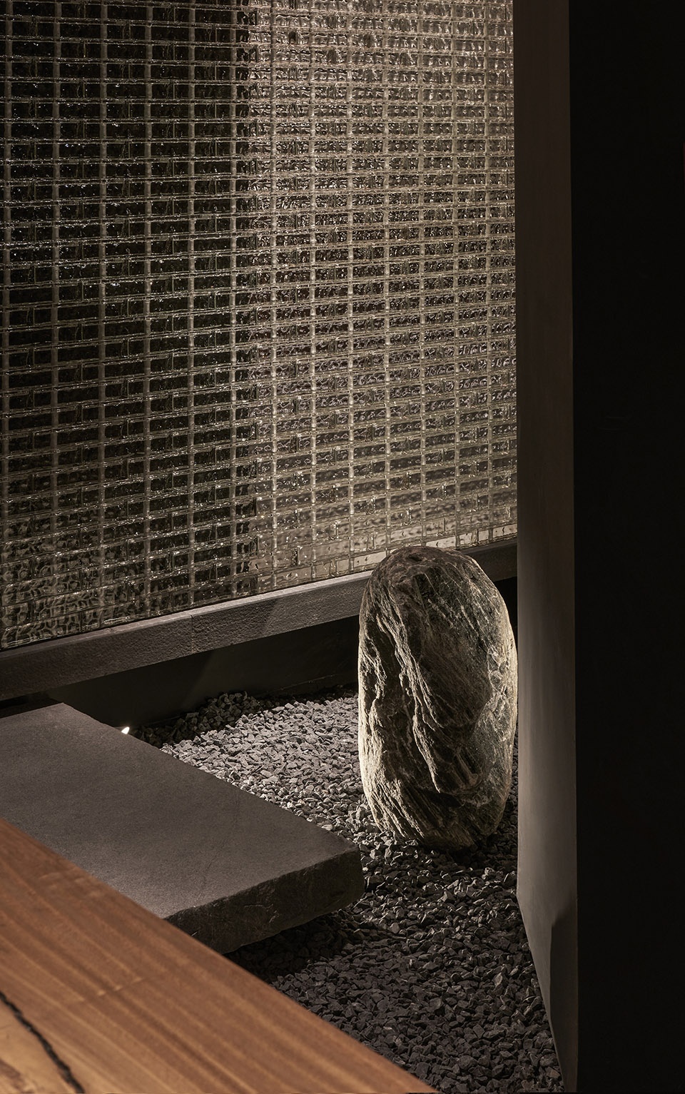 Akari by okamoto deguchi design
