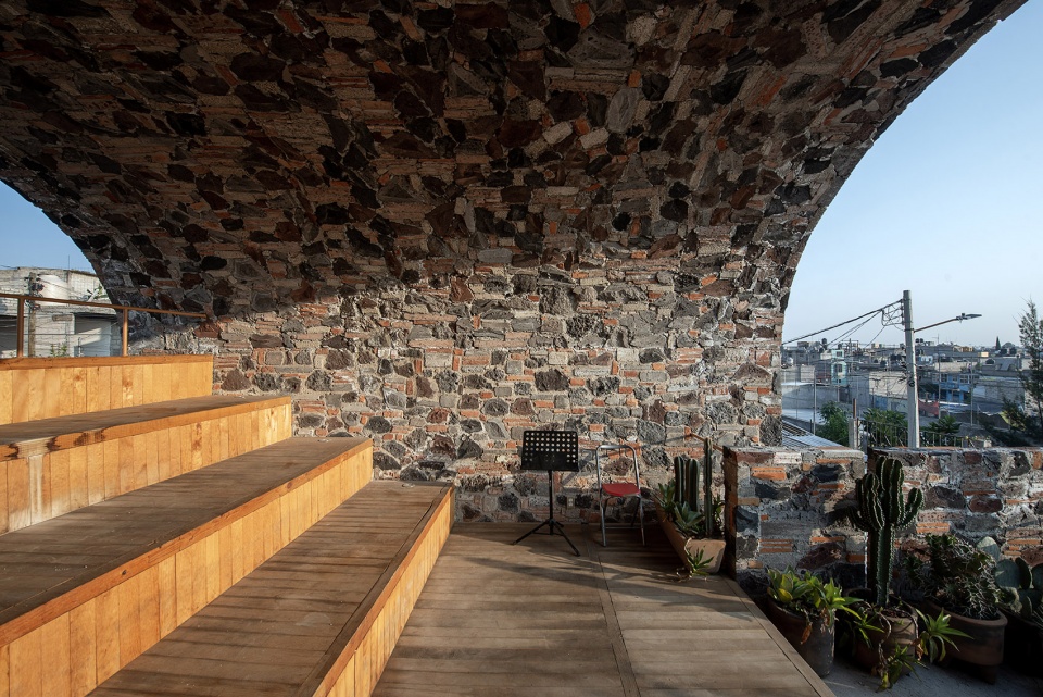 Kithara Music Public Kiosk by TO Arquitectura