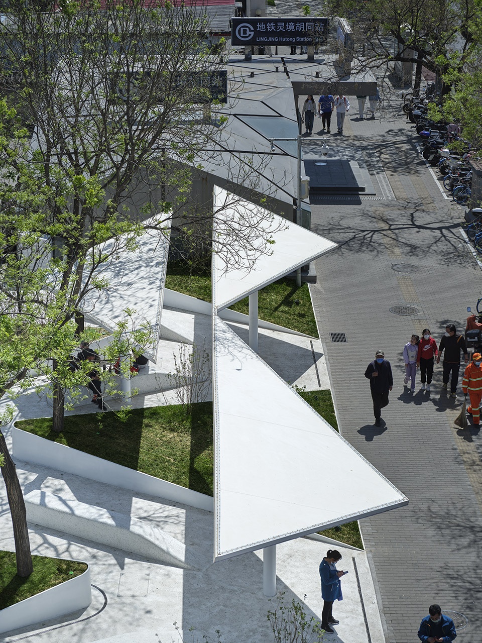 Beijing Lingjing Hutong Subway Exit Pocket Park by BAZUO Architecture Studio 拷贝