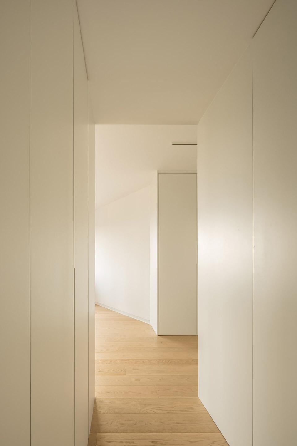 home in la pagoda by tambori arquitectes