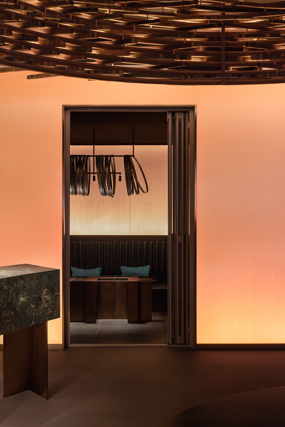 崃州威士忌酒吧 RooMoo Design Studio