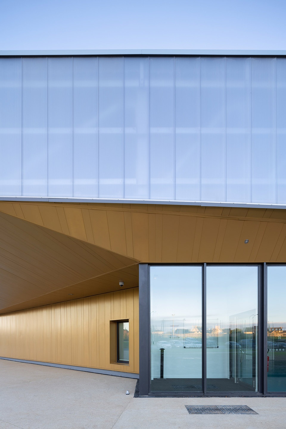 Renovation and extension of the Coum sports complex by ENO Architectes