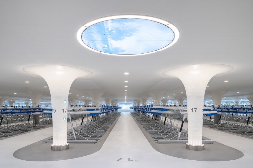 bicycle parking stationsplein amsterdam by wurck