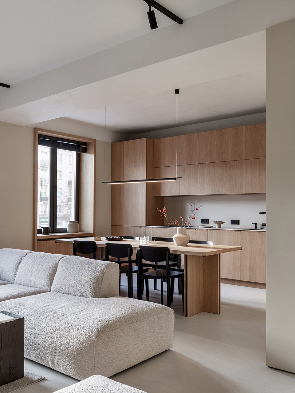 BEIGE APARTMENT by ZROBIM architects
