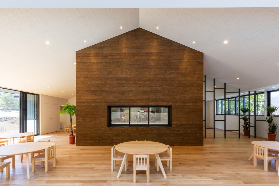 ub nursery by hibinosekkei youji no shiro kids design labo