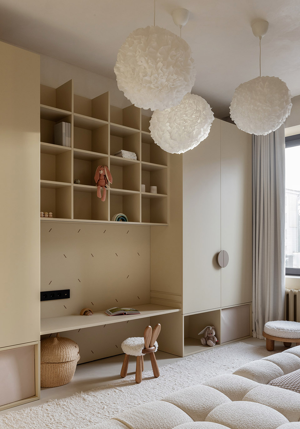 BEIGE APARTMENT by ZROBIM architects
