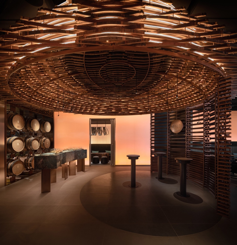 崃州威士忌酒吧 RooMoo Design Studio