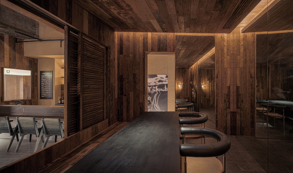 Anaago Bistro China by VARI Design