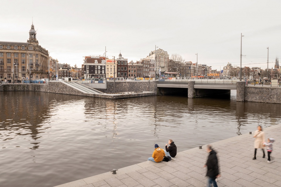 bicycle parking stationsplein amsterdam by wurck