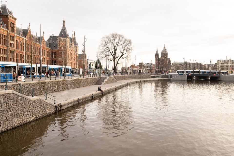 bicycle parking stationsplein amsterdam by wurck