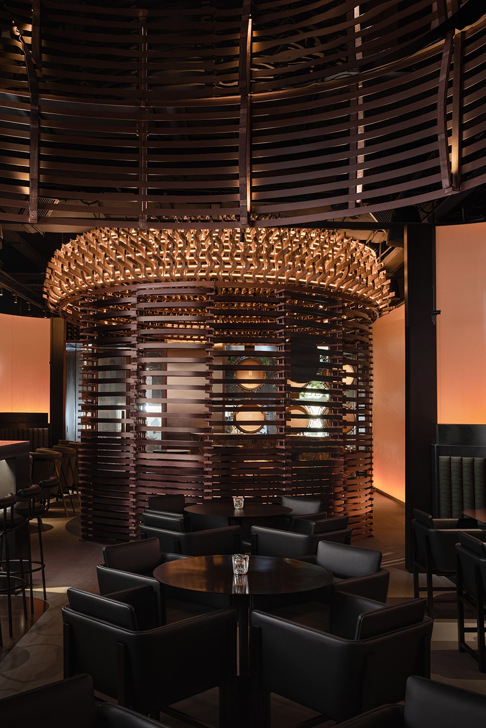 崃州威士忌酒吧 RooMoo Design Studio
