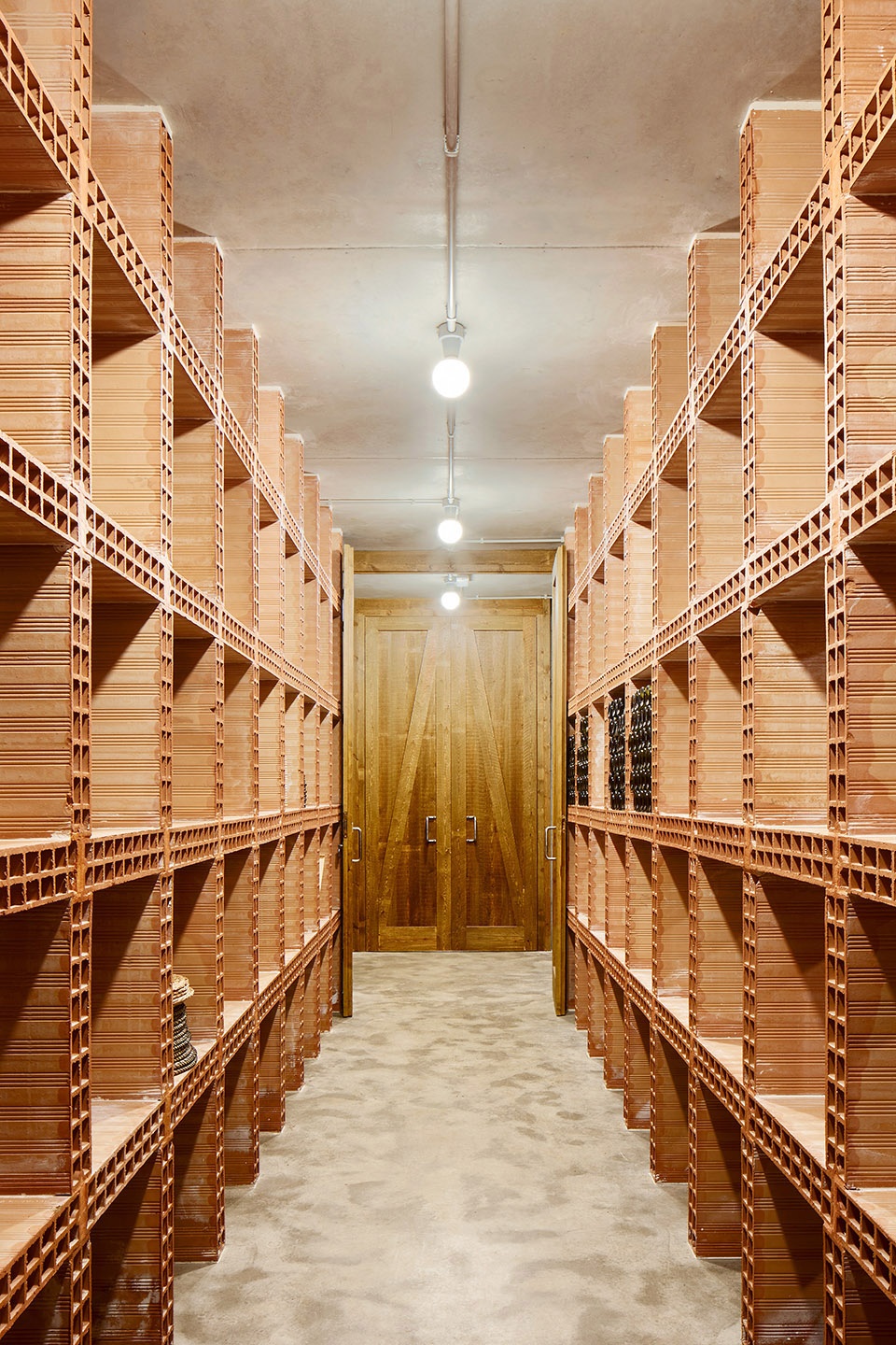 Mont Ras Winery by Jorge Vidal Studio 61o