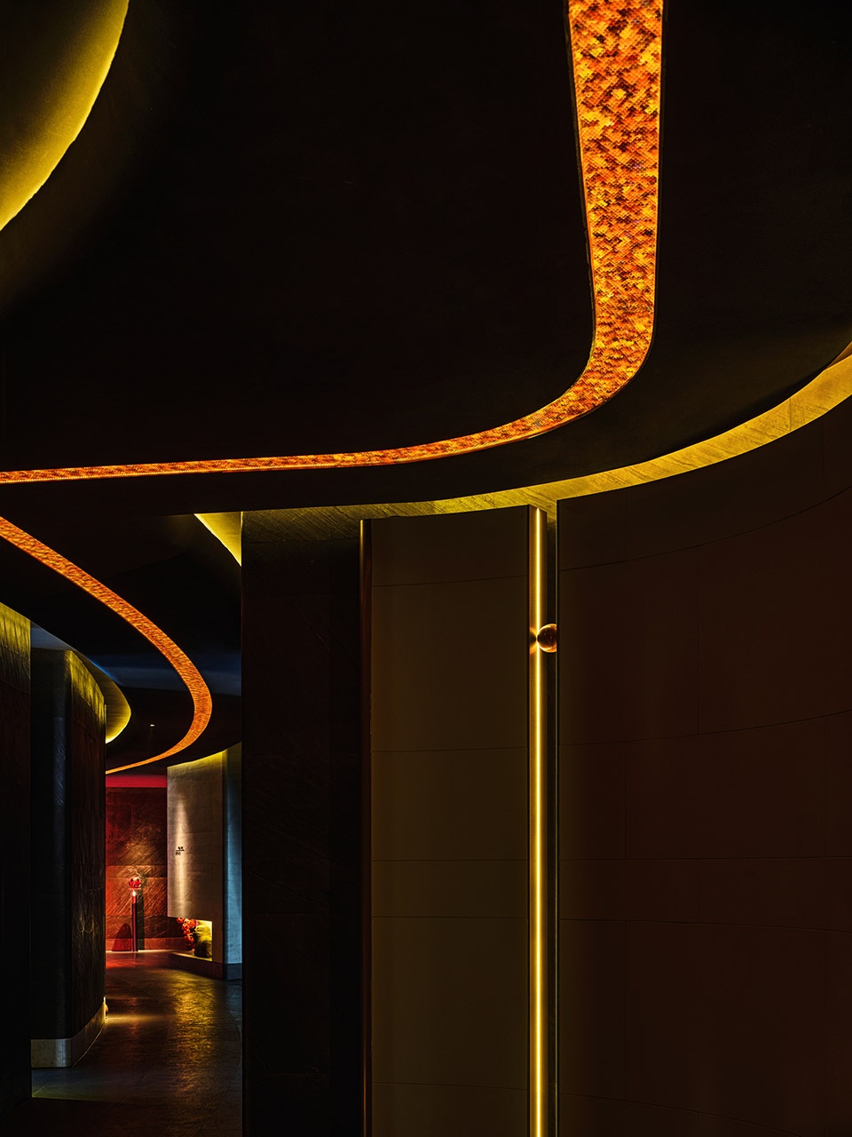 Yuejiangnan China by Hangzhou Wuxing Youxing Design