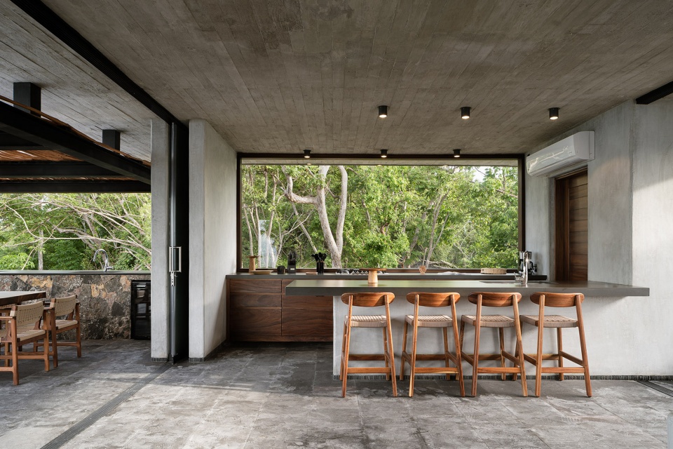 CASA MATEO by Zozaya Arquitectos