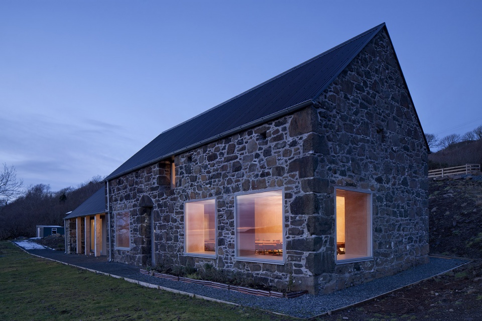 Community dining hall Croft 3 by Architect fardaa
