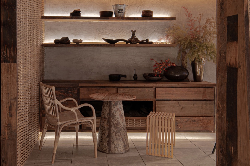 Anaago Bistro China by VARI Design