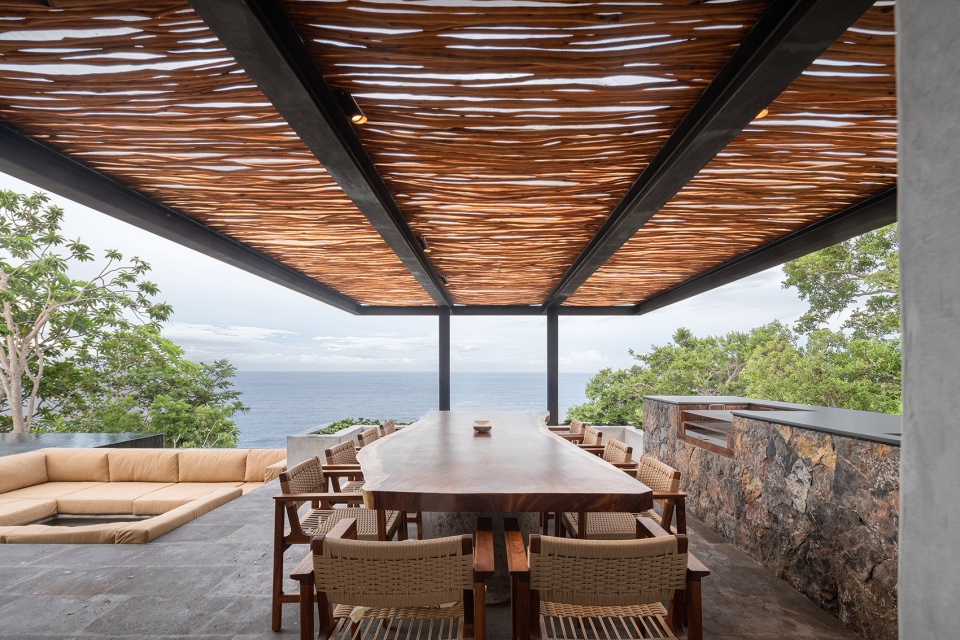 CASA MATEO by Zozaya Arquitectos