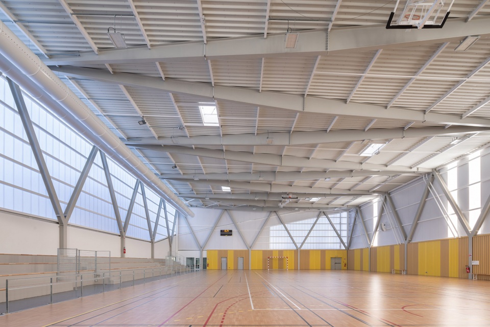 Renovation and extension of the Coum sports complex by ENO Architectes