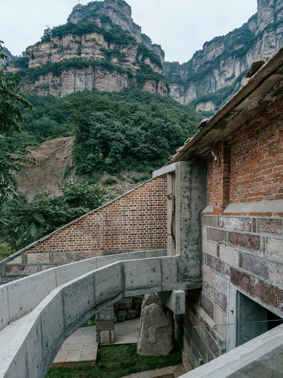 taihang xinyu art museum by wang chong studio