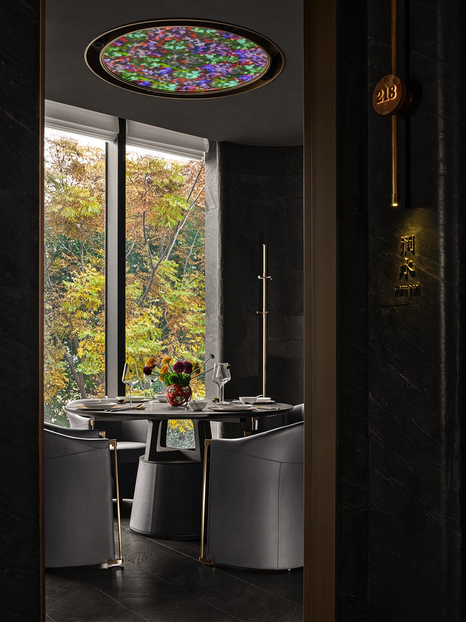 Yuejiangnan China by Hangzhou Wuxing Youxing Design