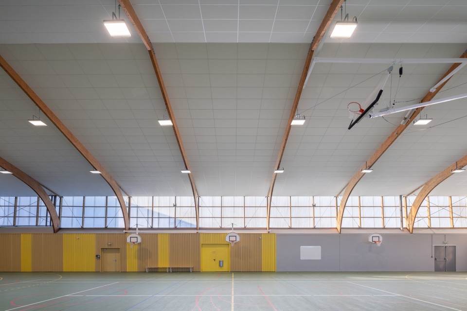 Renovation and extension of the Coum sports complex by ENO Architectes