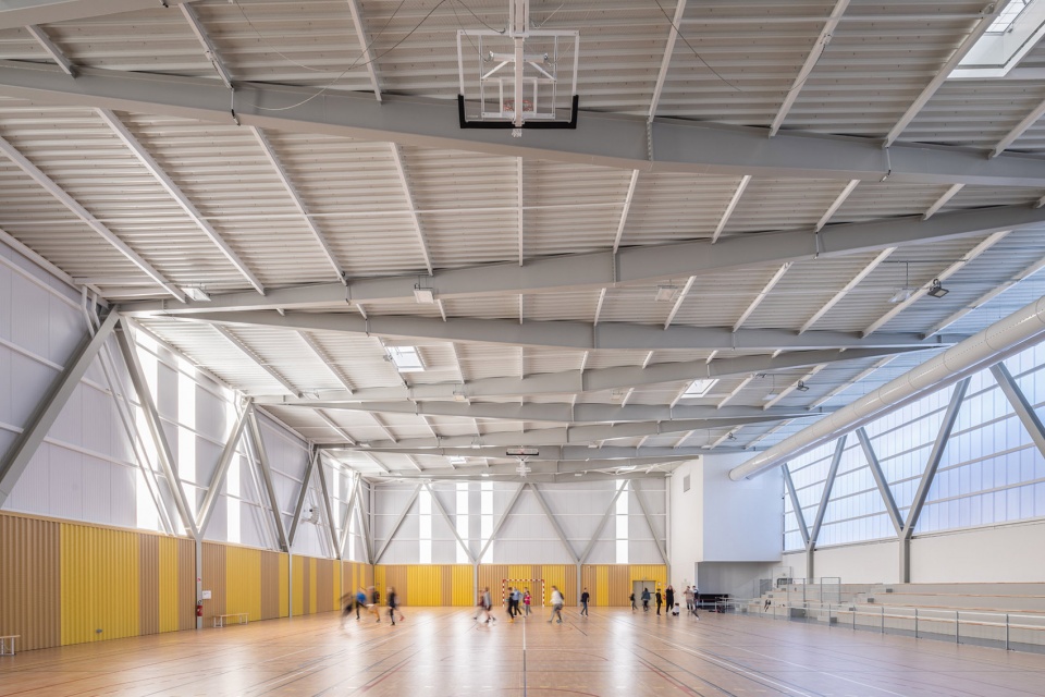 Renovation and extension of the Coum sports complex by ENO Architectes