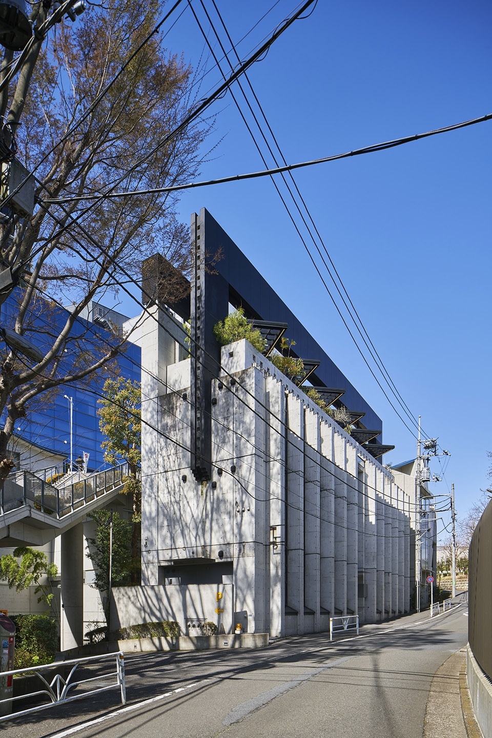 Kuwasawa Design School new educational facility by moss