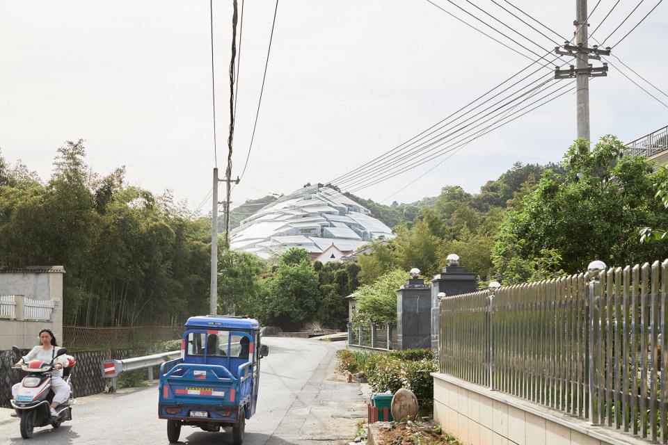 art museum under the mountain by kejia mei