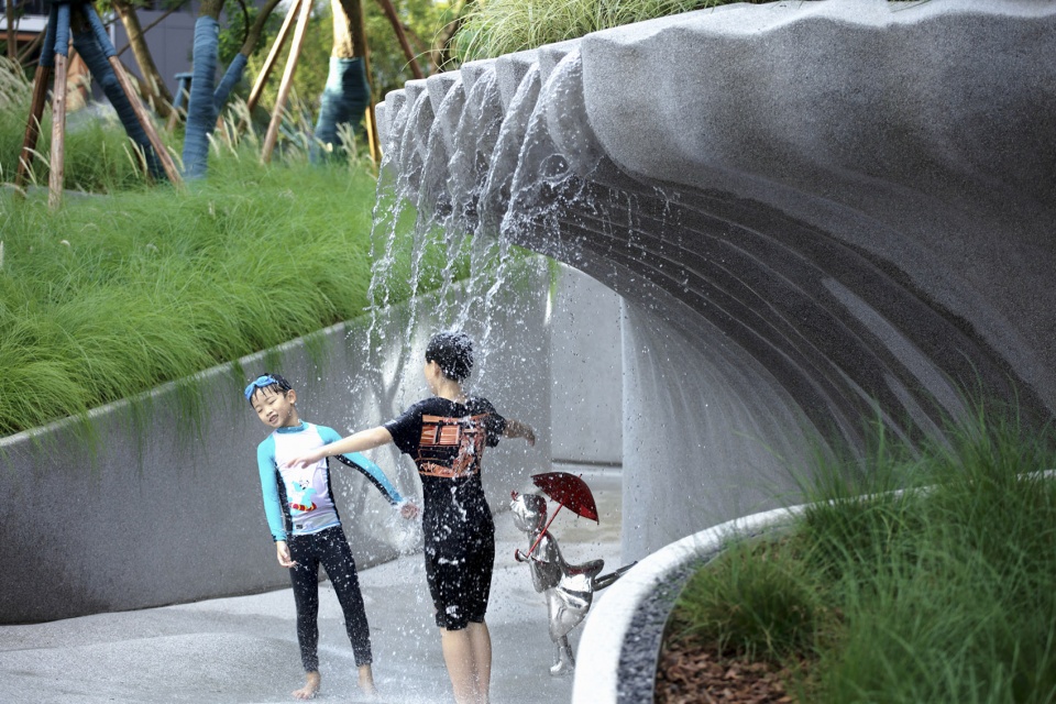 WATERLINE PARK China by Lab D H Shanghai