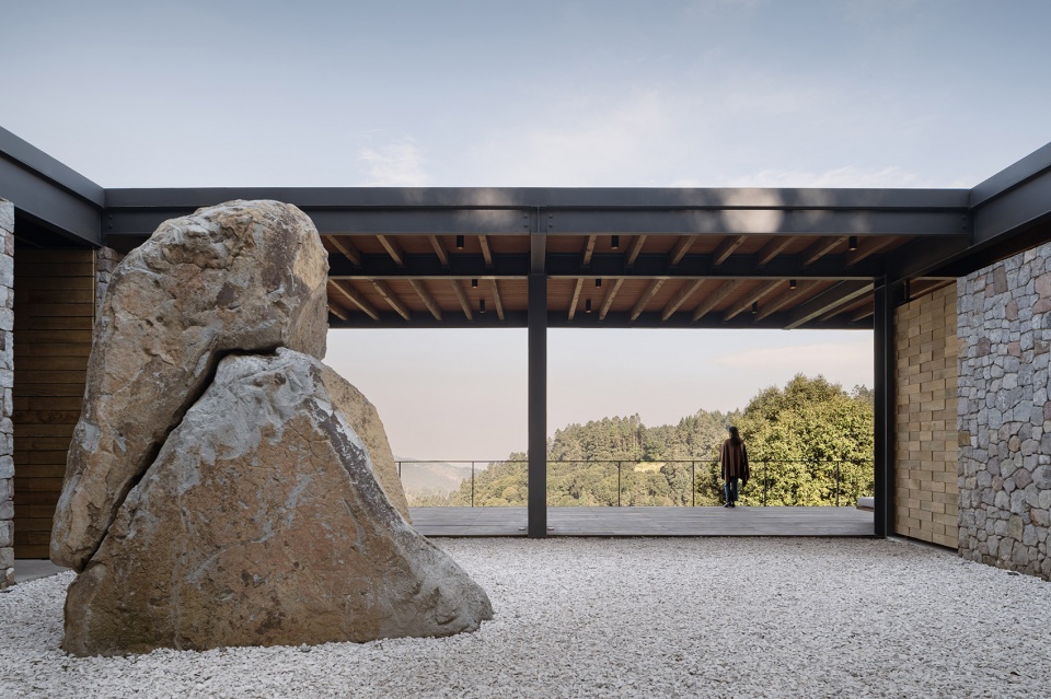 HIPICO PIEDRA GRANDE STUDIO RC
