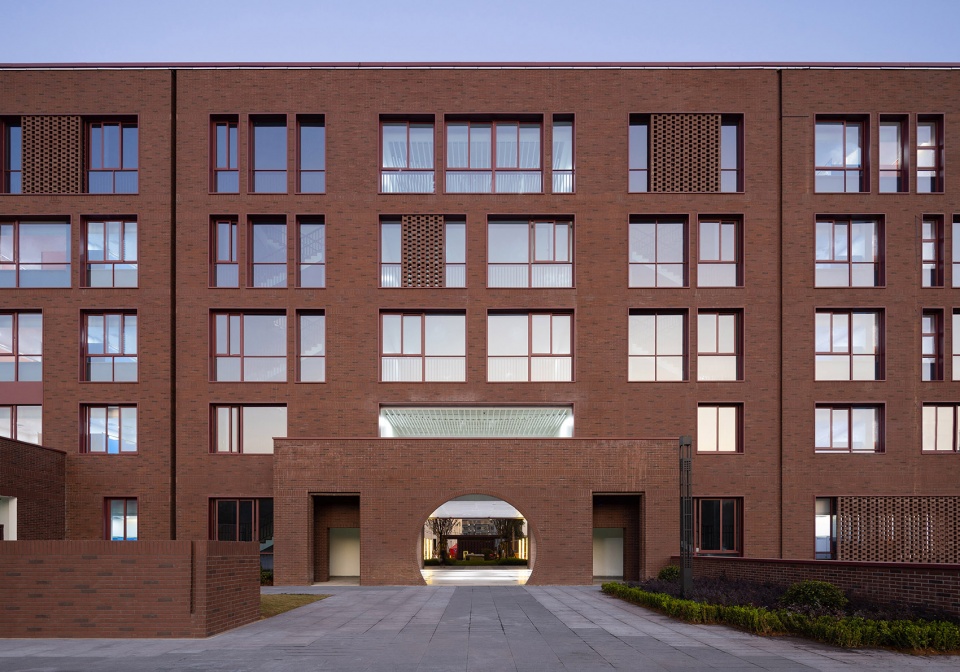 Yiwu Xiuhu Primary School expansion project China by JIUMI Design