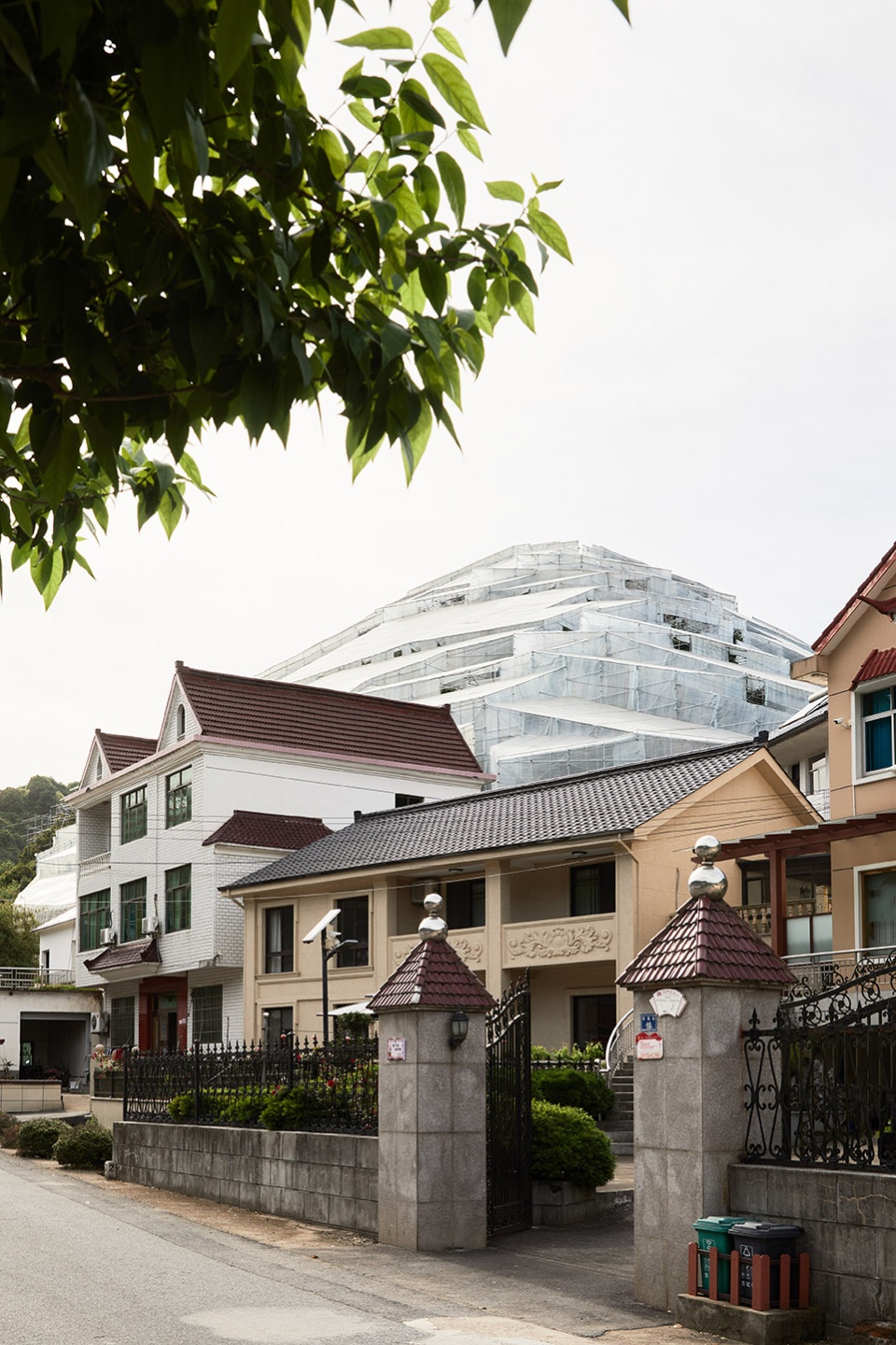 art museum under the mountain by kejia mei