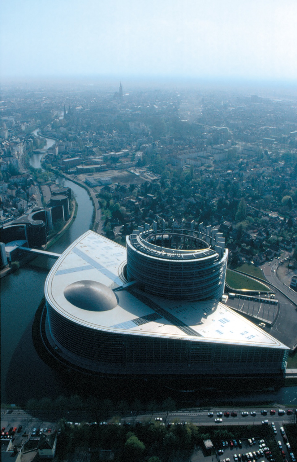 the european parliament building by architecturestudio