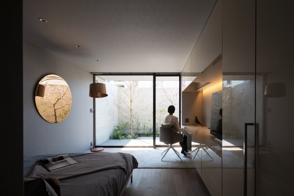 LAXUS by APOLO Architects Associates Co Ltd