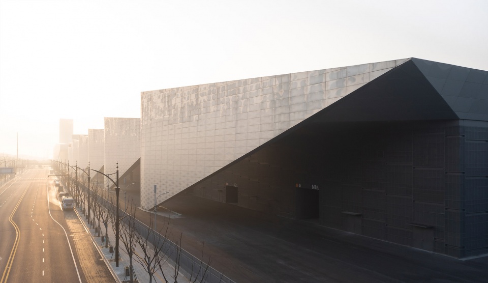 Shaoxing International Convention and Exhibition Center China by AUBE