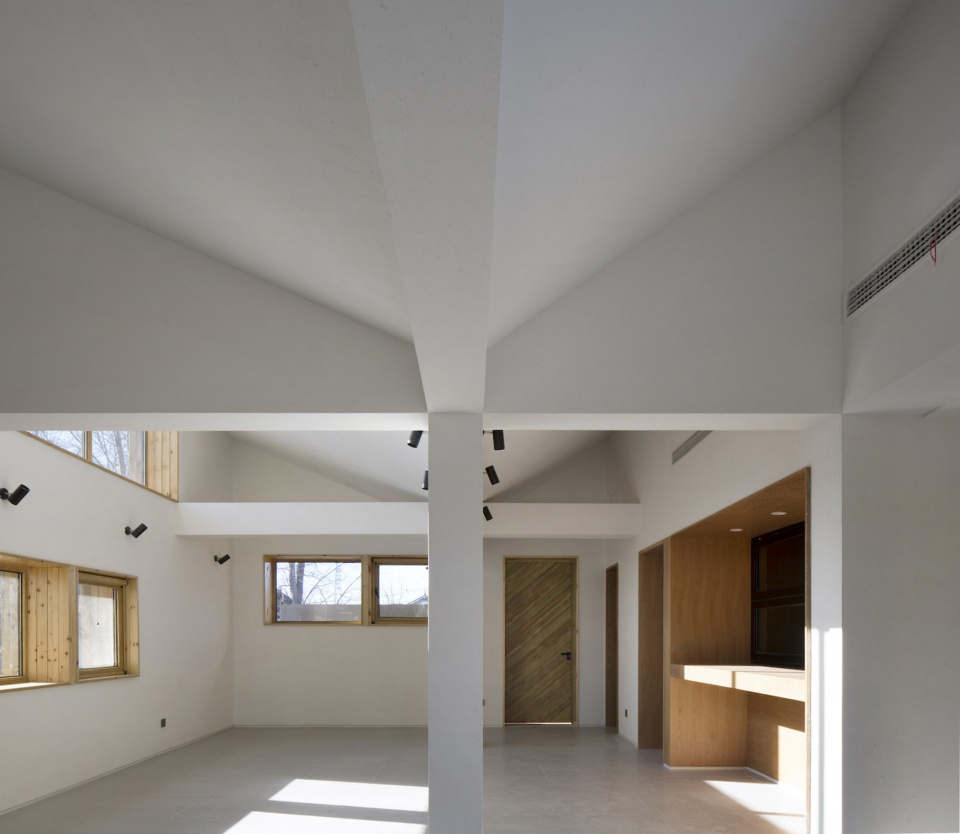 Folding Roof Courtyard China by MAT Office